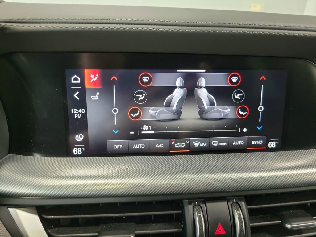 Used 2024 Alfa Romeo Stelvio Ti image 5