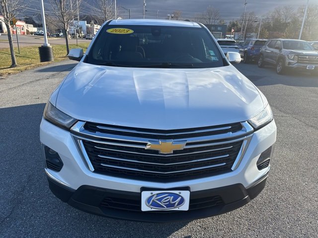 Used 2023 Chevrolet Traverse LT image 2