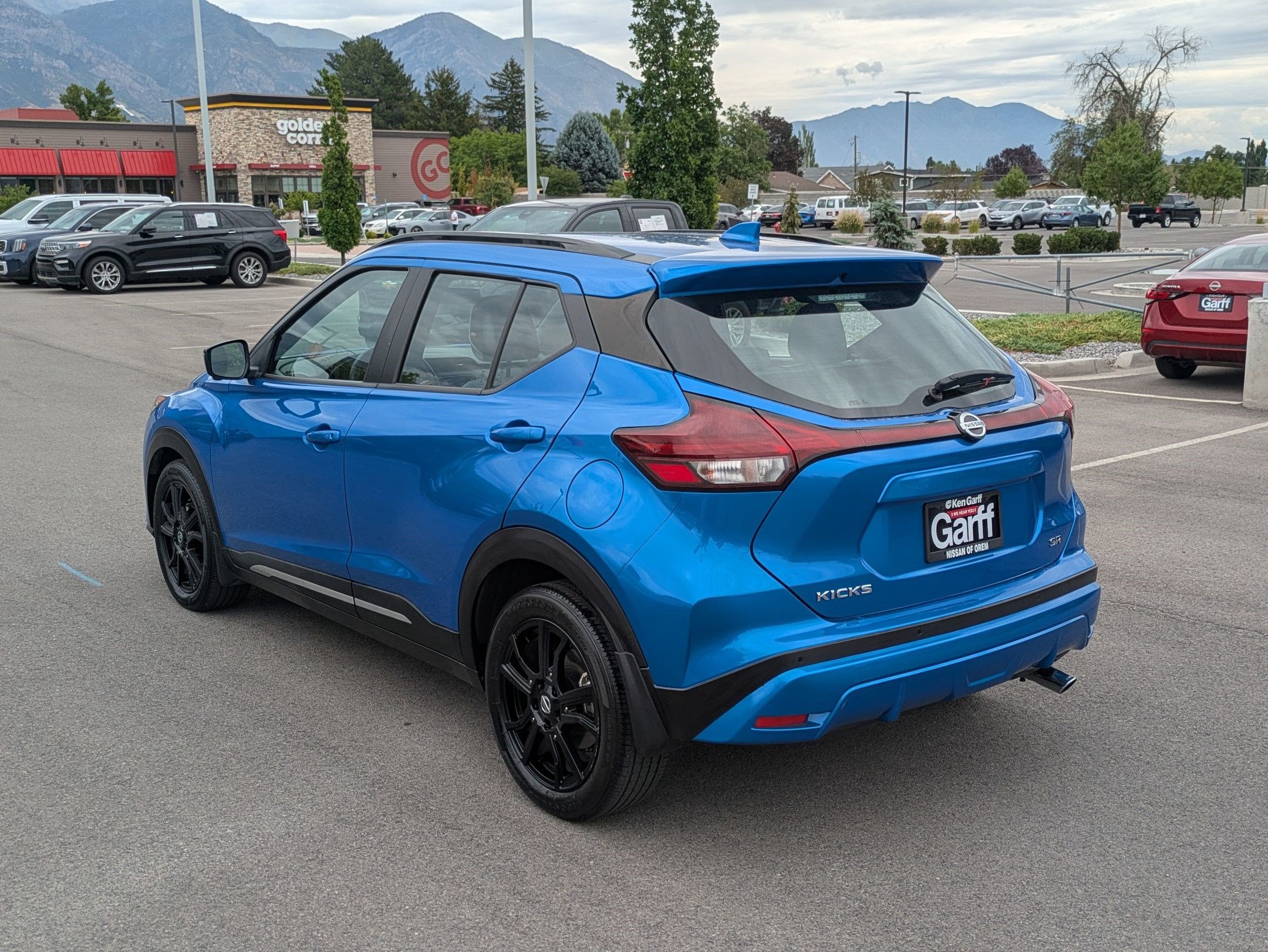 Used 2021 Nissan Kicks SR w/ SR Premium Package FWD image 8
