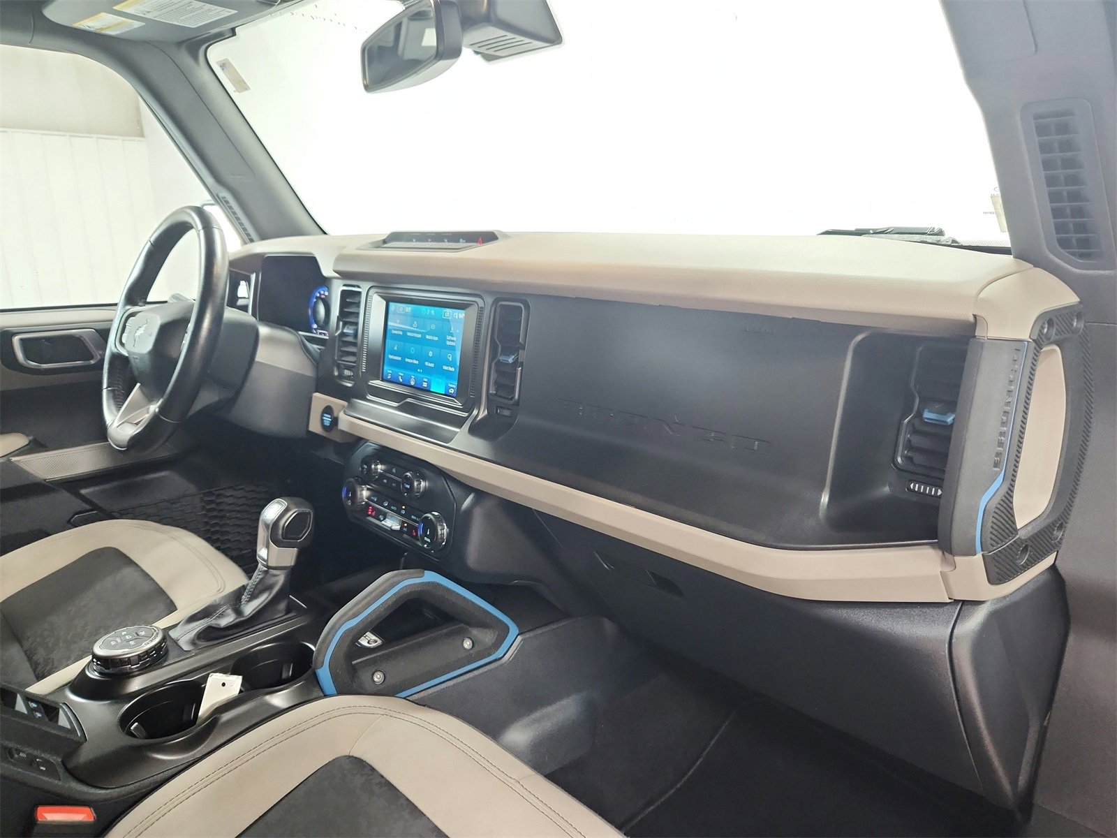 Used 2022 Ford Bronco Wildtrak image 38