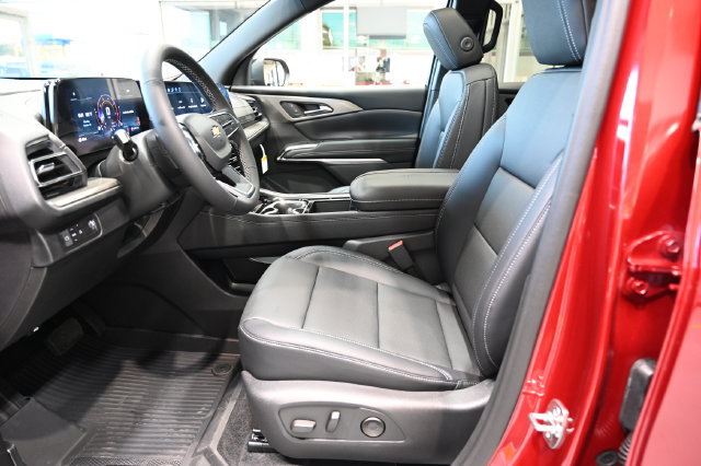 New 2027 Chevrolet Traverse LT w/ LPO, Floor Liner Package FWD image 9