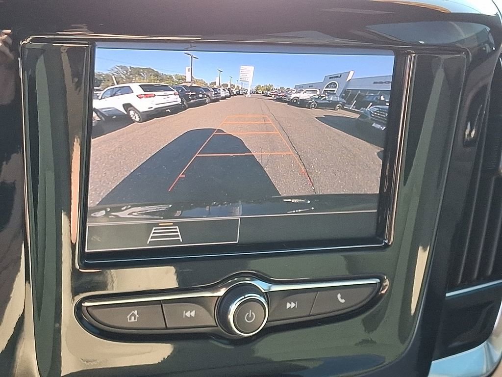 Used 2023 Chevrolet Traverse LS w/ Midnight/Sport Edition image 25