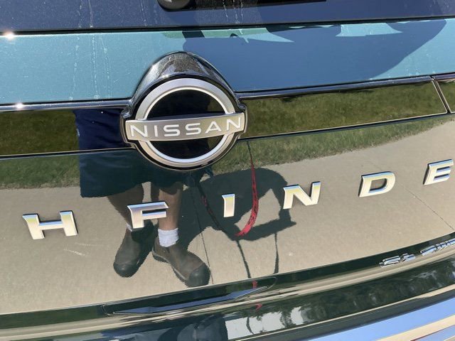 Used 2024 Nissan Pathfinder SL AWD/4WD image 7