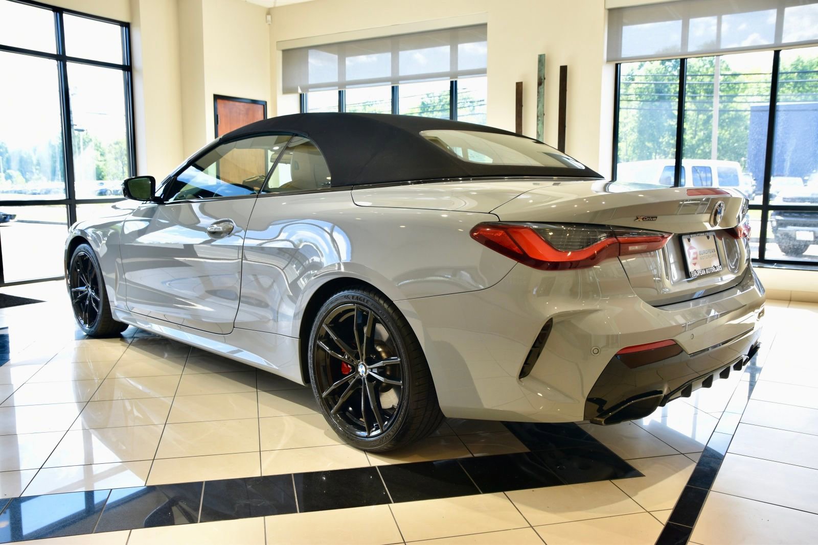 Used 2023 BMW 440i xDrive Convertible w/ Premium Package image 4
