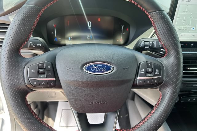 Used 2023 Ford Escape ST-Line w/ Tech Pack #1 AWD/4WD image 16