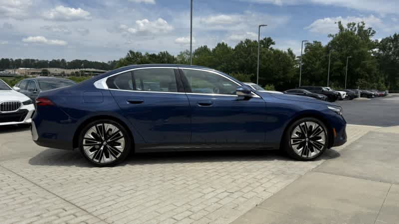 Certified 2025 BMW 530i RWD image 6