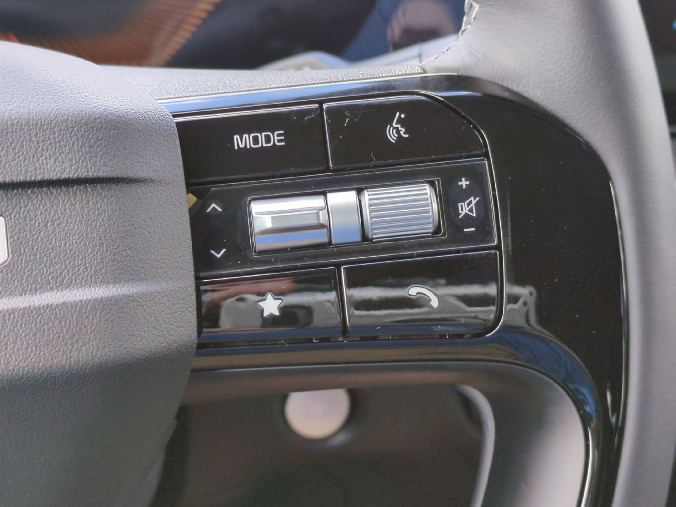 New 2026 Kia Sorento LX FWD image 46