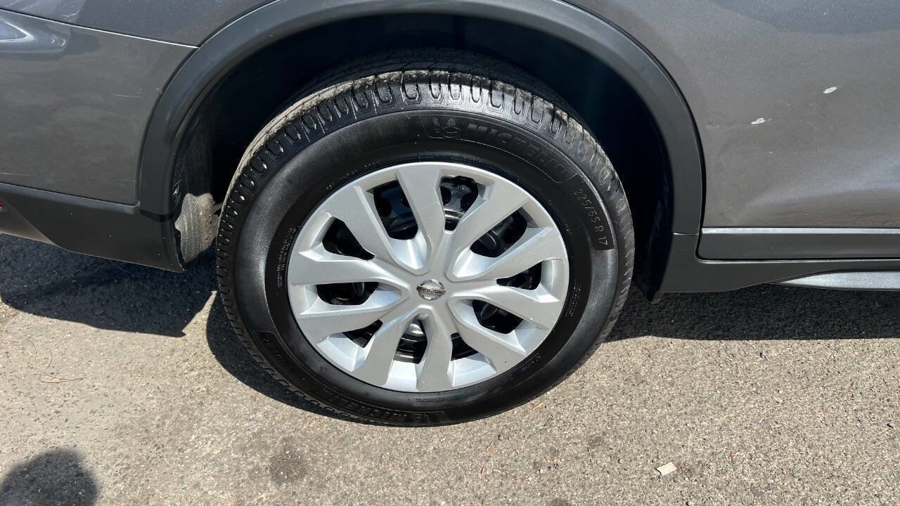 Used 2017 Nissan Rogue S image 29