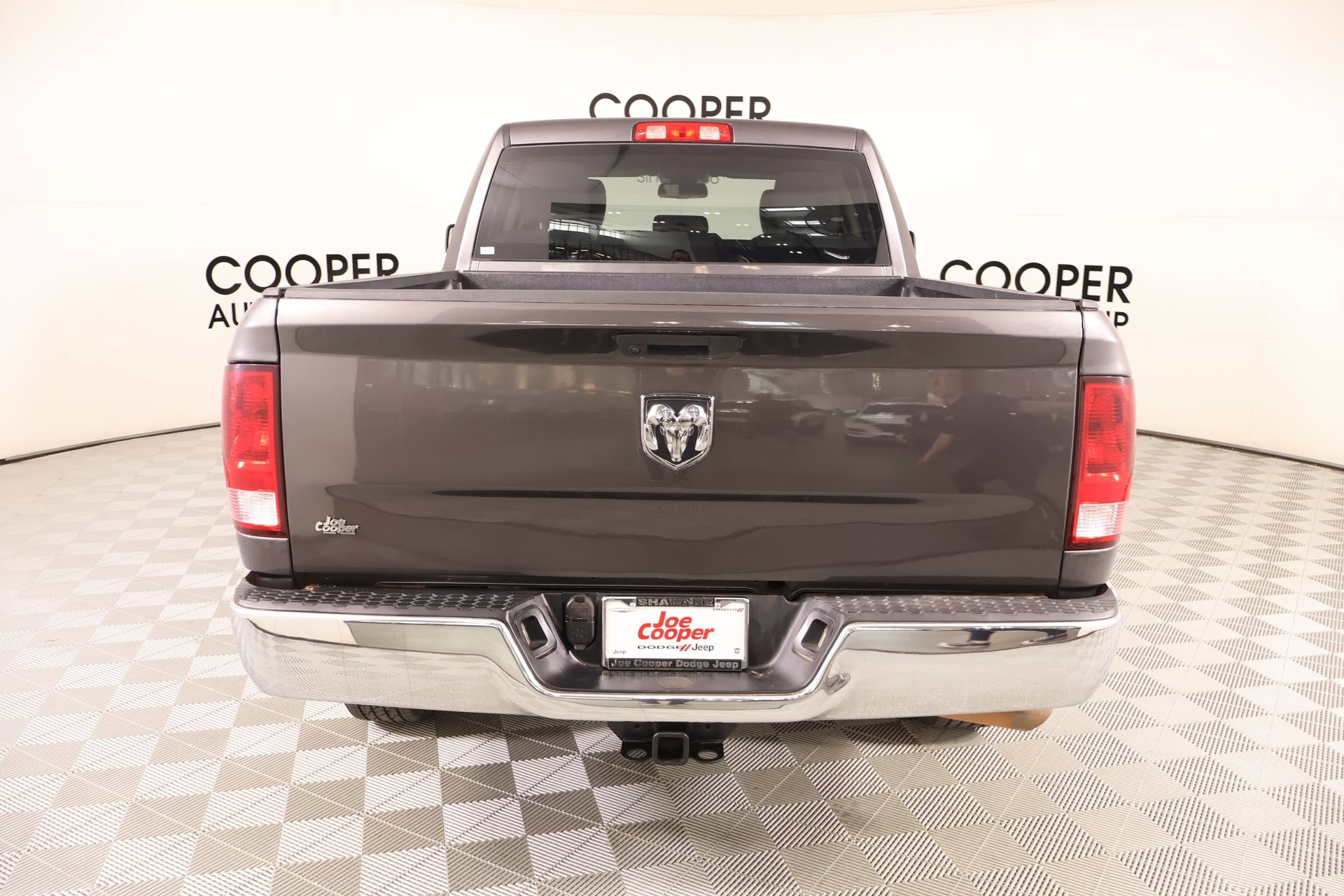 Used 2020 RAM 1500 Tradesman w/ Chrome Appearance Group RWD image 20