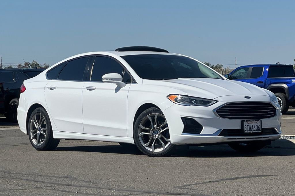 Used 2020 Ford Fusion SEL FWD image 2