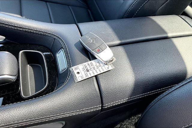 Used 2025 Mercedes-Benz GLE 350 4MATIC image 10