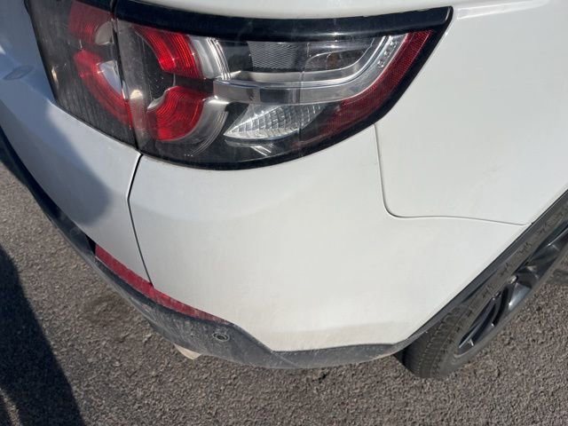 Used 2018 Land Rover Discovery Sport SE image 11