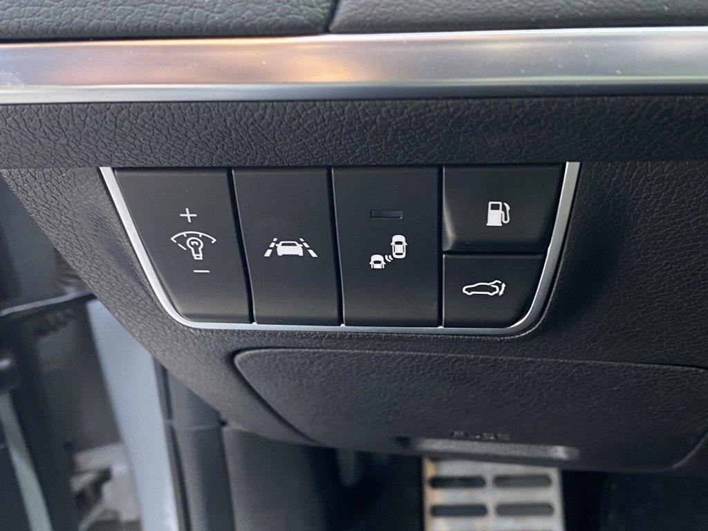 Used 2021 Kia Stinger GT2 image 10