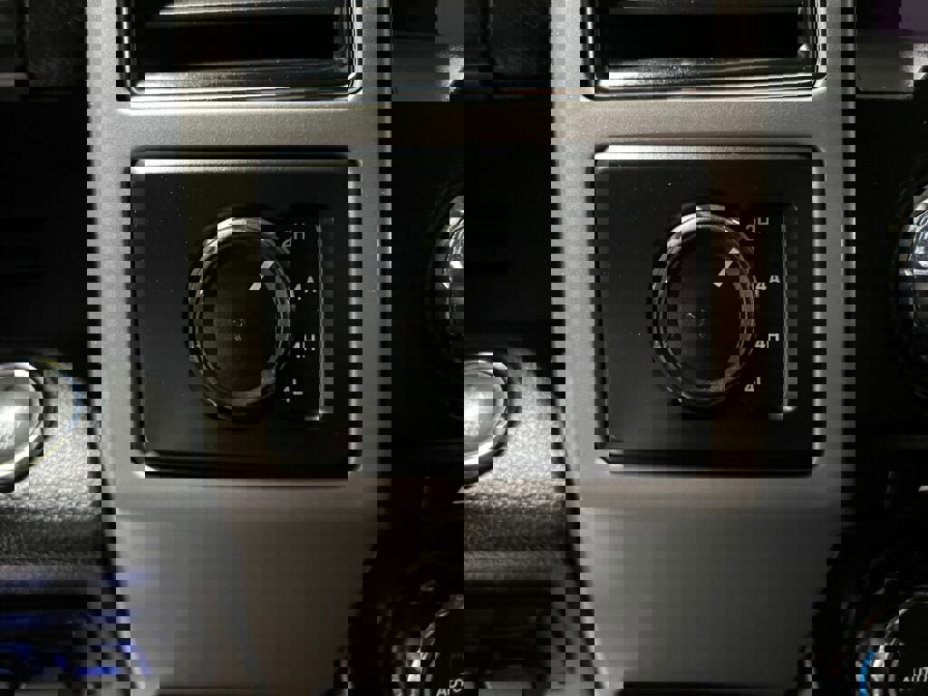 Used 2018 Ford F150 Lariat image 15