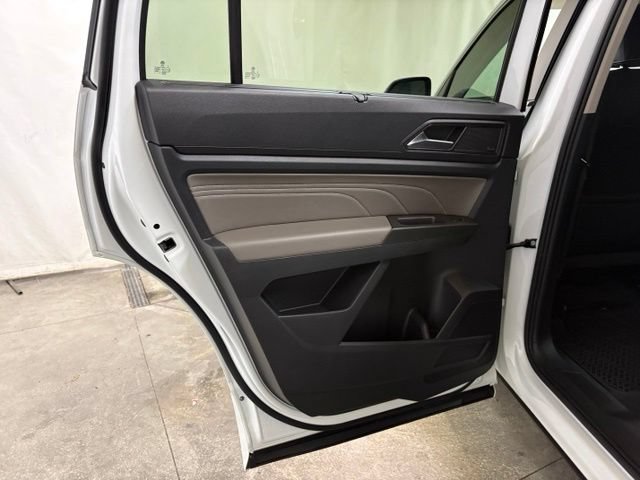 Used 2022 Volkswagen Atlas SEL Premium AWD/4WD image 31