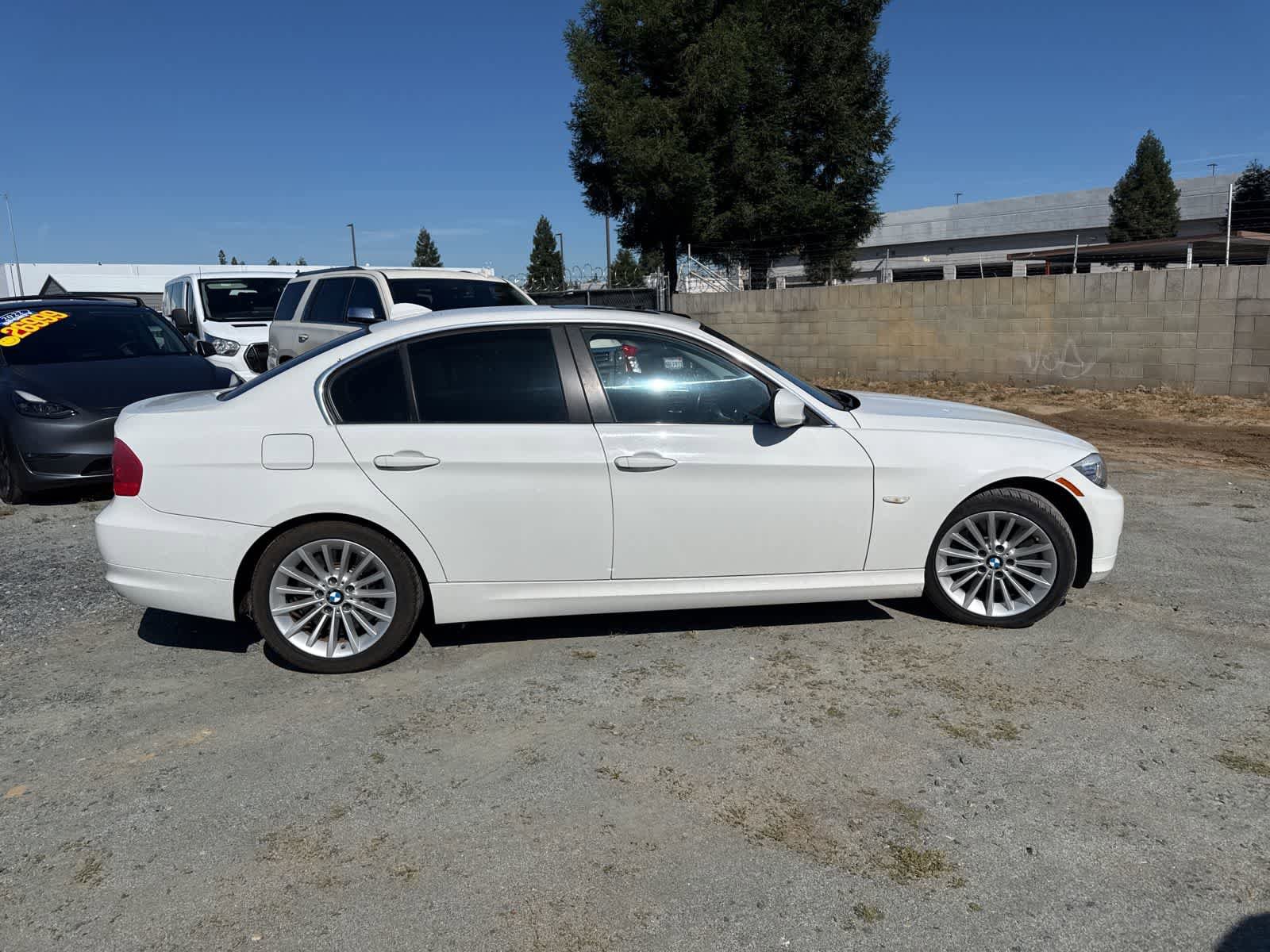 Used 2011 BMW 335i Sedan image 4
