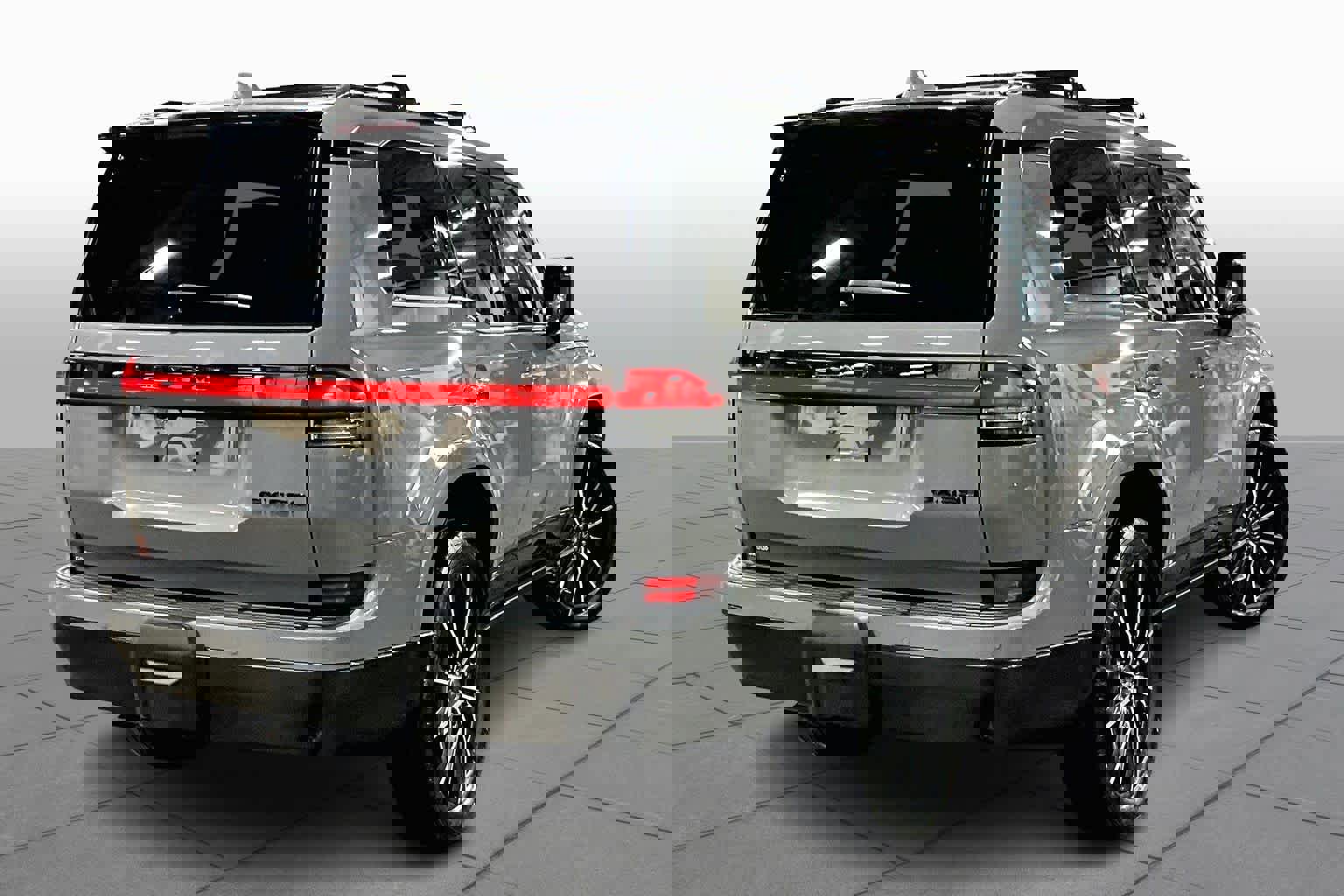 Used 2024 Lexus GX 550 w/ Accessory Package (Z1) image 13