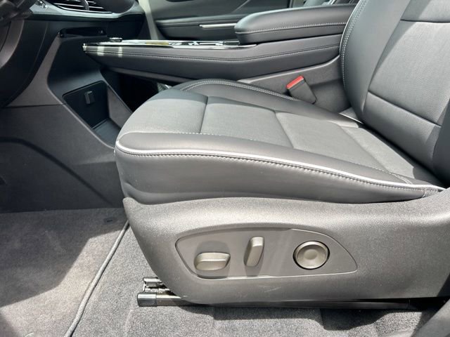 Used 2026 Buick Enclave Preferred w/ Power Package AWD/4WD image 31