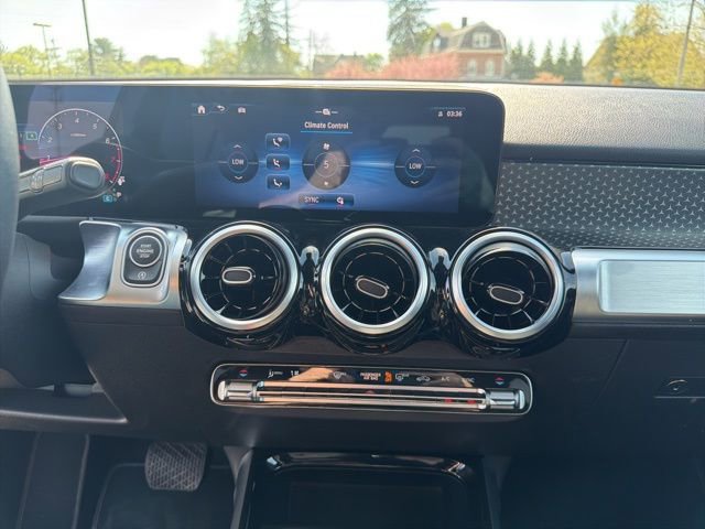 Used 2025 Mercedes-Benz GLB 250 image 17
