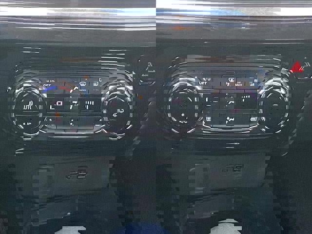 Used 2025 Chevrolet Trax ACTIV w/ Sunroof Package FWD image 11