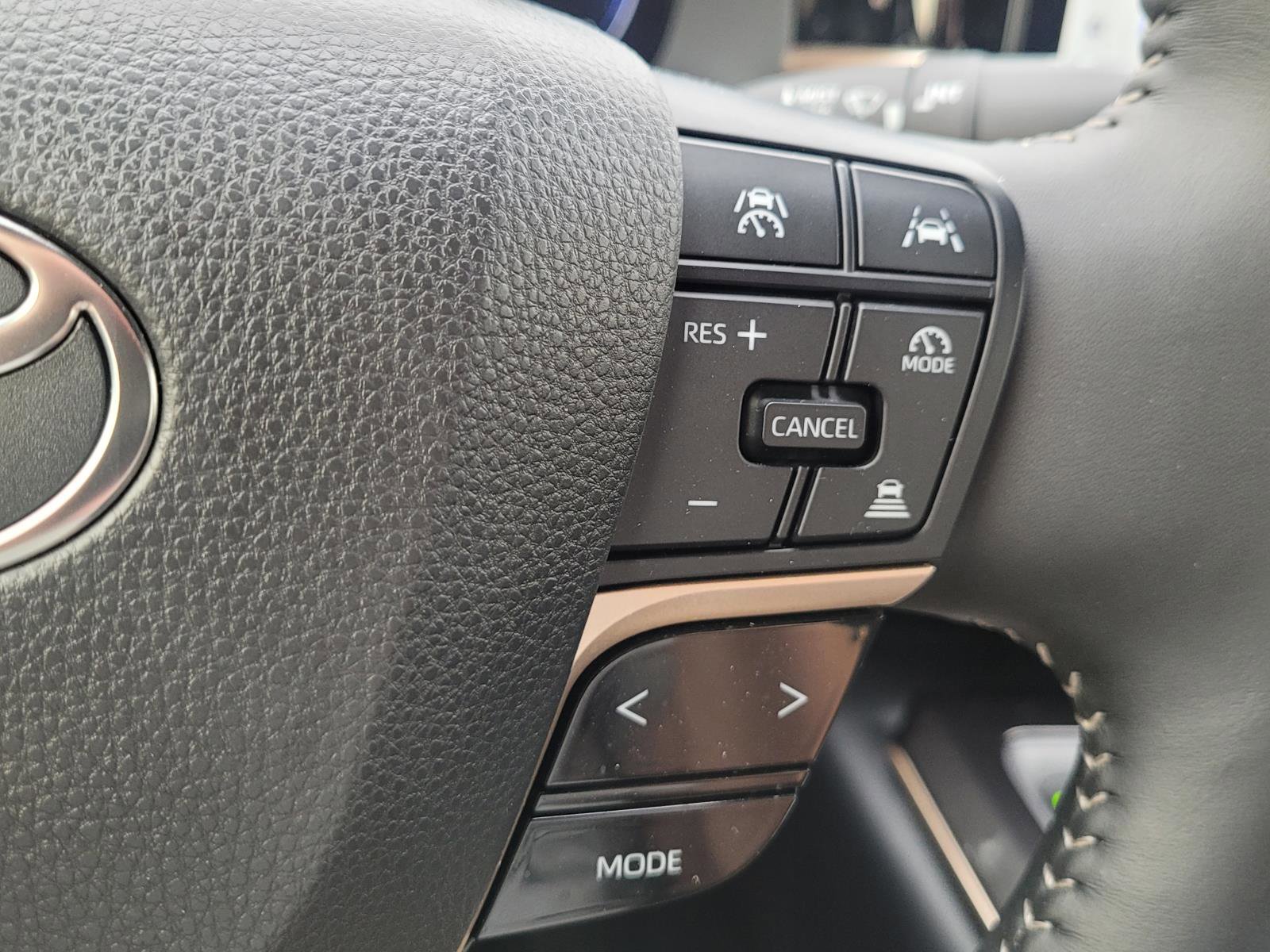 Used 2026 Toyota Crown XLE image 8