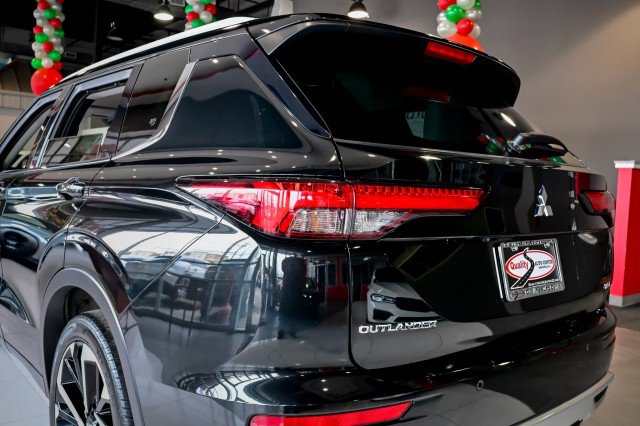 Used 2024 Mitsubishi Outlander SEL Black Edition image 12