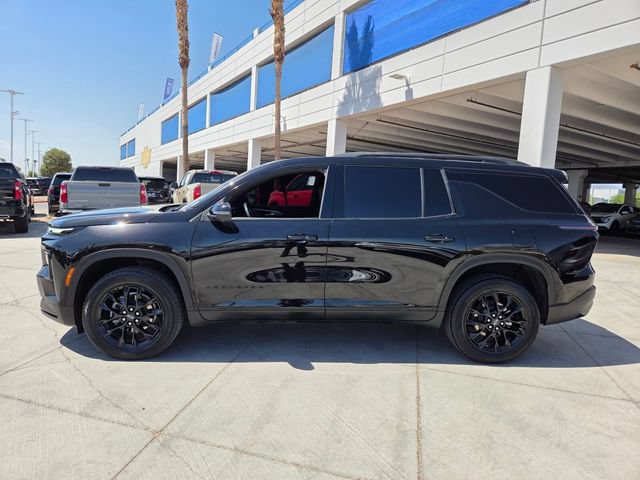 Certified 2025 Chevrolet Traverse LT w/ Midnight/Sport Edition FWD image 3