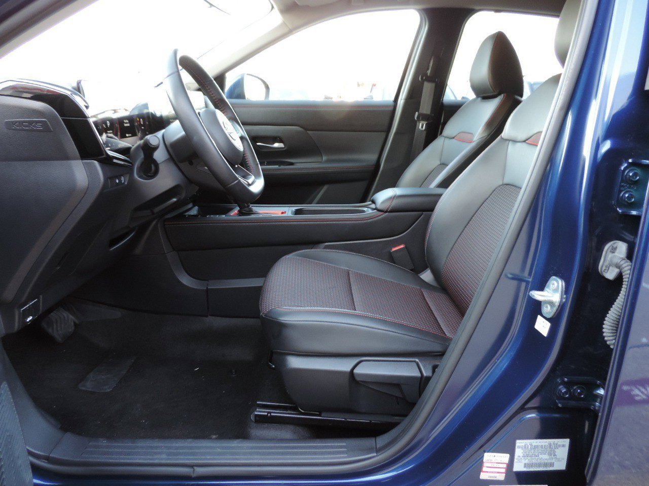 Certified 2025 Nissan Kicks SR FWD image 13