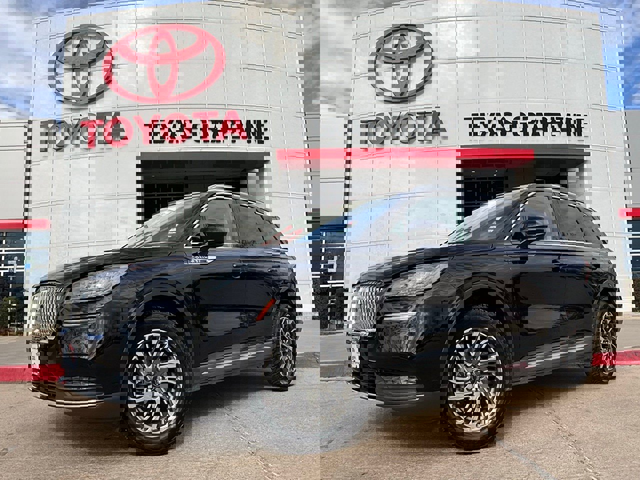 Used 2020 Lincoln Corsair FWD w/ Equipment Group 101A image 2