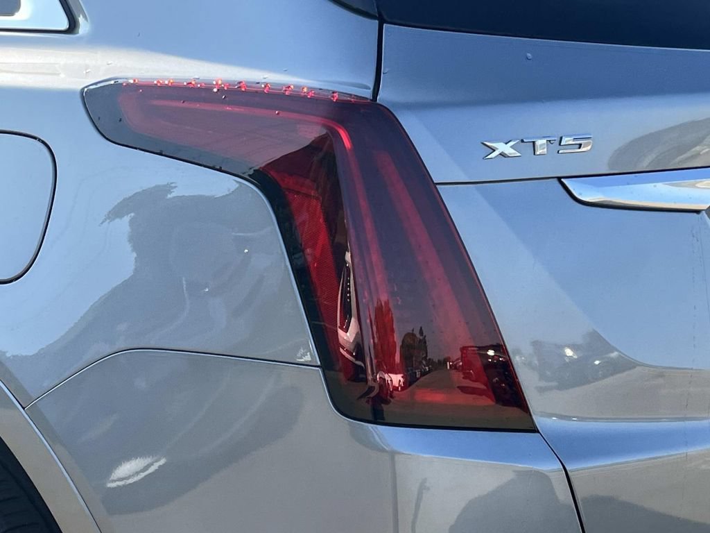 Used 2023 Cadillac XT5 Premium Luxury w/ Technology Package FWD image 11