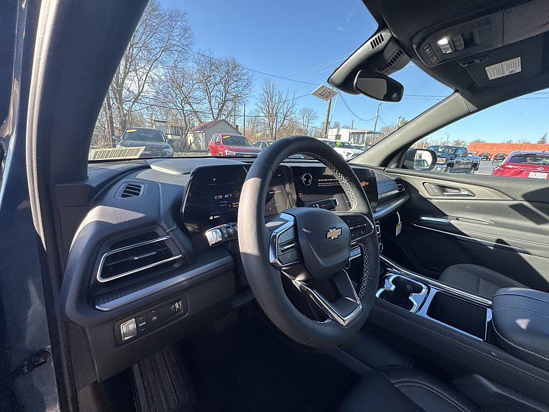 New 2026 Chevrolet Traverse LT w/ Sun and Wheel Package image 2