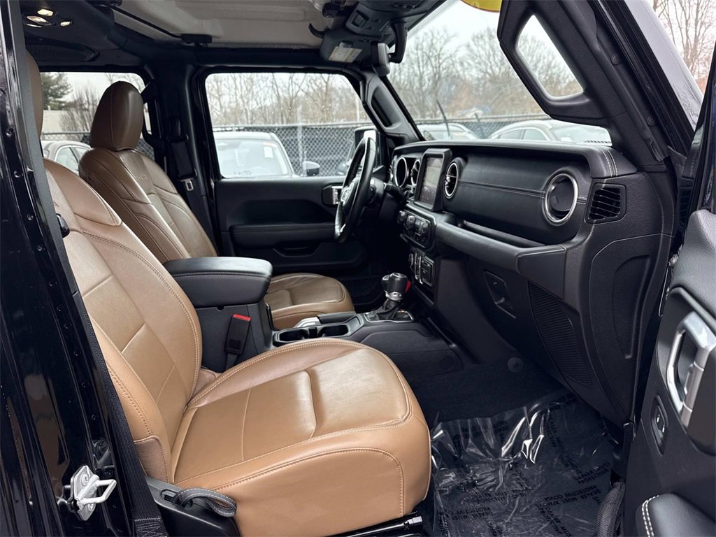 Used 2022 Jeep Wrangler Unlimited Sahara w/ Cold Weather Group image 10