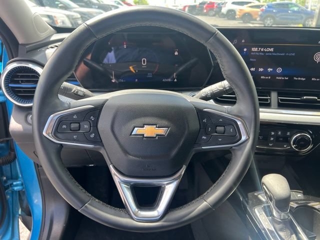 Used 2025 Chevrolet Trax LT w/ Driver Confidence Package FWD image 24