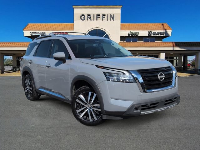 Used 2024 Nissan Pathfinder Platinum w/ Cargo Package