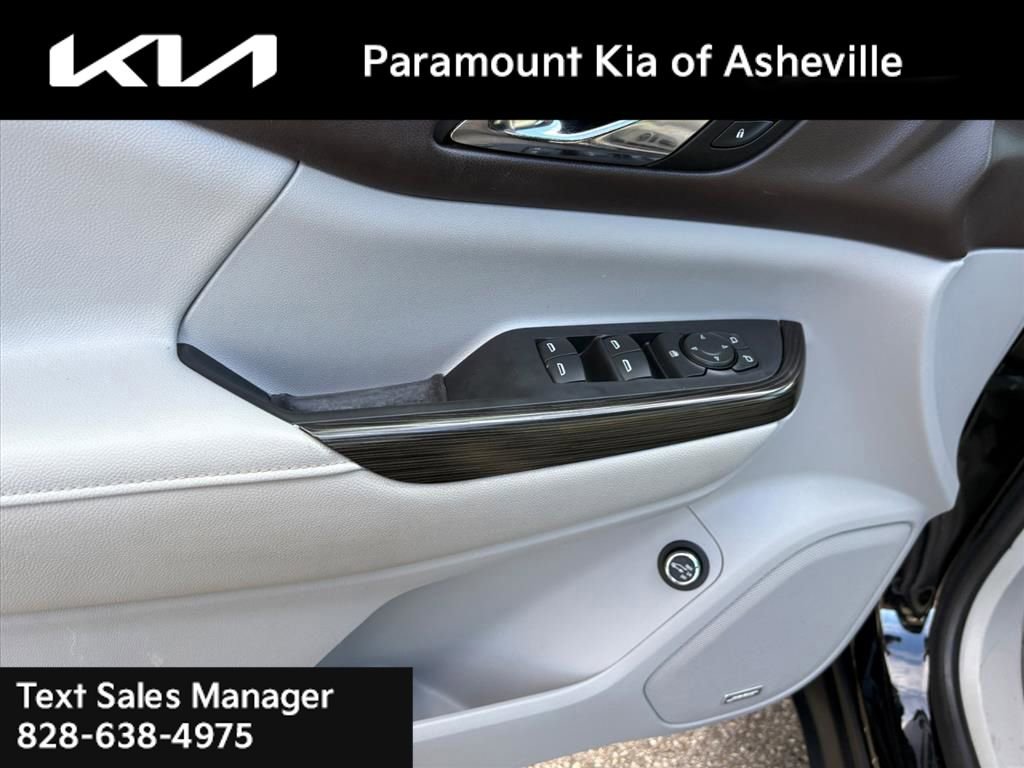 Used 2017 GMC Acadia SLT image 25