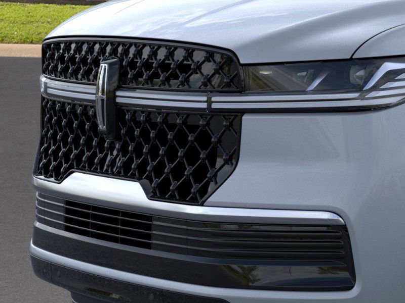 New 2025 Lincoln Navigator L Reserve w/ Jet Appearance Package image 17