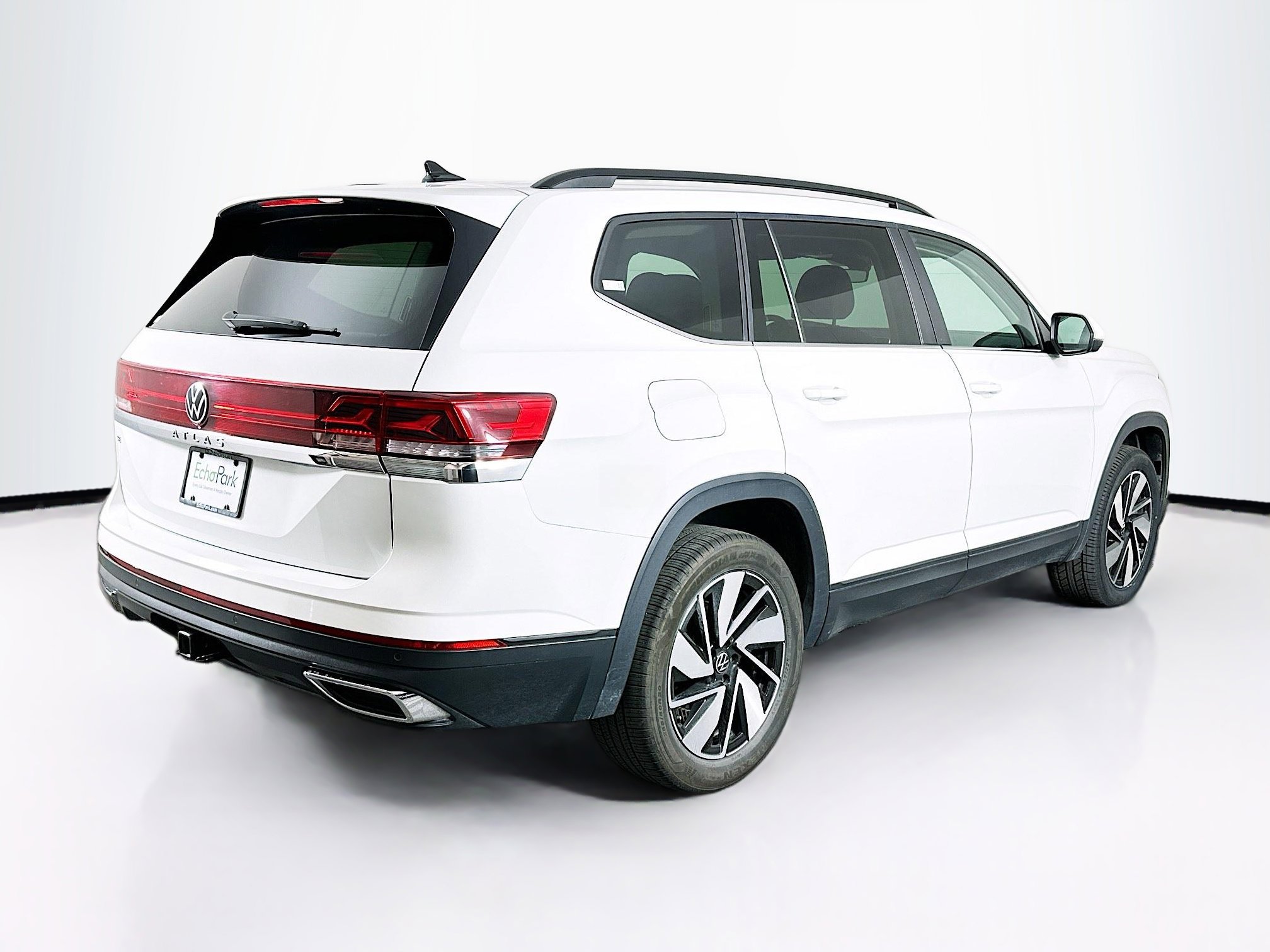 Used 2025 Volkswagen Atlas SE image 9
