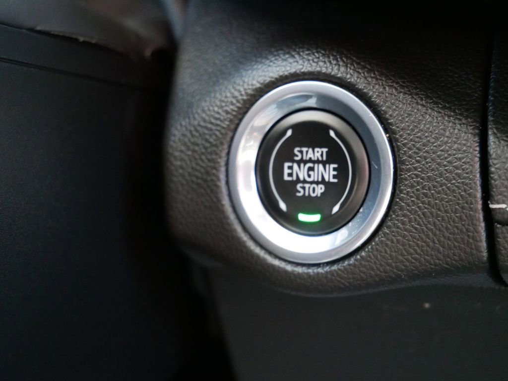 Used 2022 Buick Envision Essence w/ Technology Package I image 27