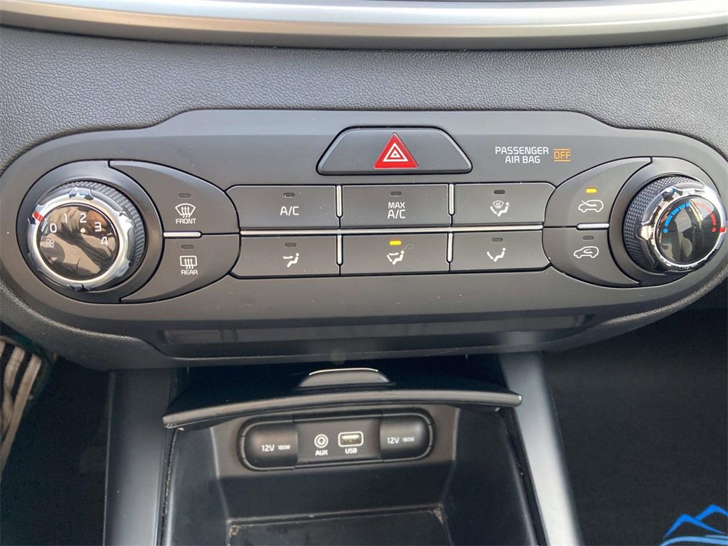 Used 2020 Kia Sorento LX image 19