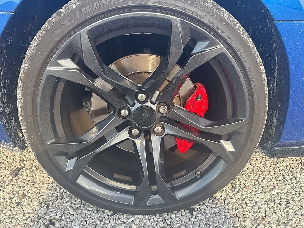 Used 2017 Chevrolet Camaro SS RWD image 9
