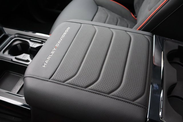 New 2026 Ford F250 Lariat w/ Black Appearance Package image 38