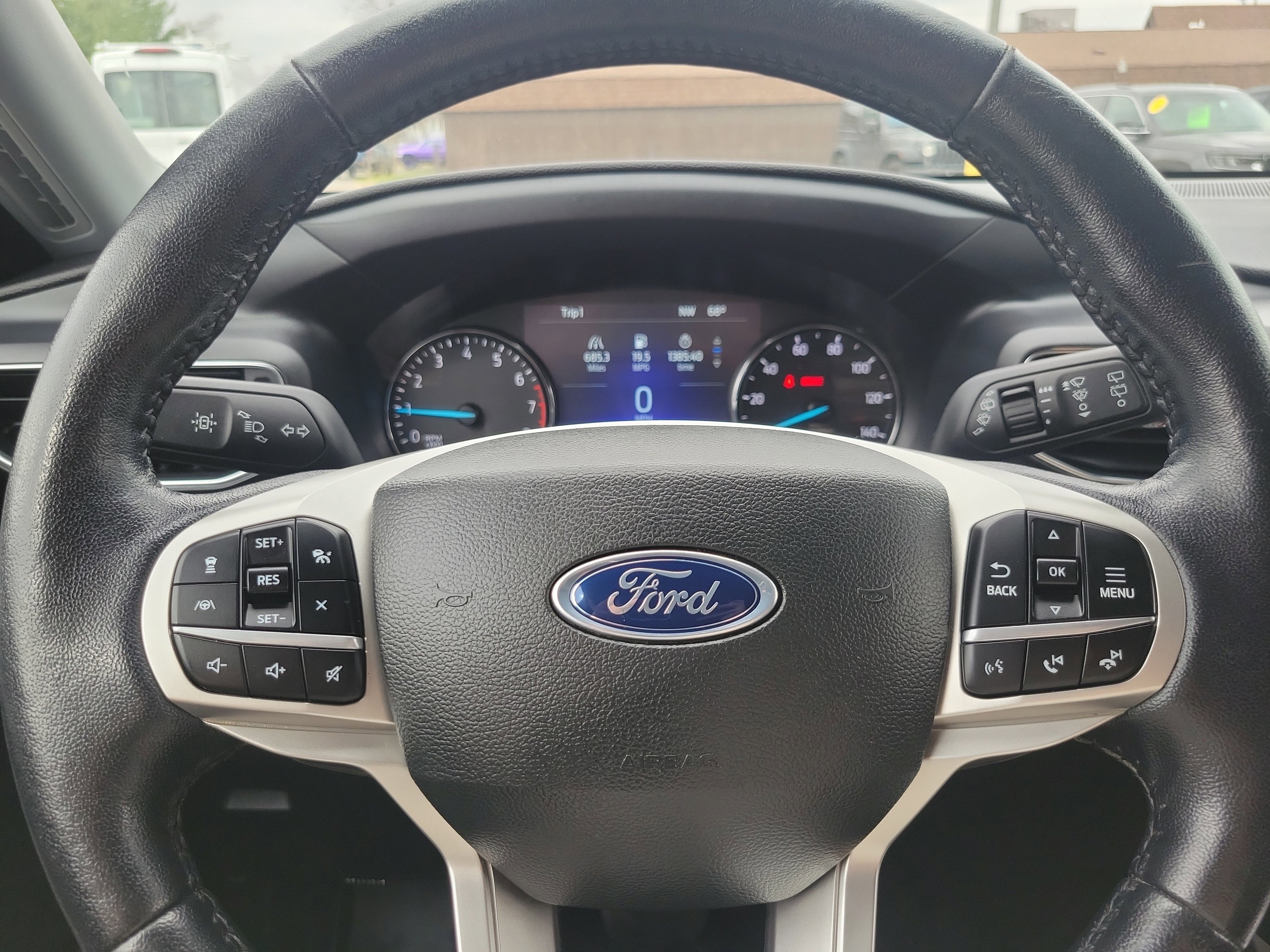 Used 2023 Ford Explorer Limited w/ Equipment Group 301A image 9