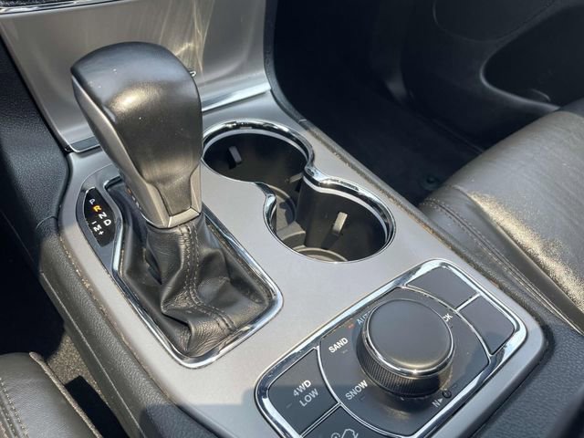 Used 2022 Jeep Grand Cherokee Limited image 31