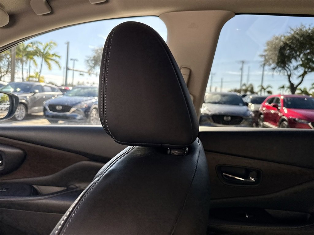 Used 2019 Nissan Murano Platinum image 17