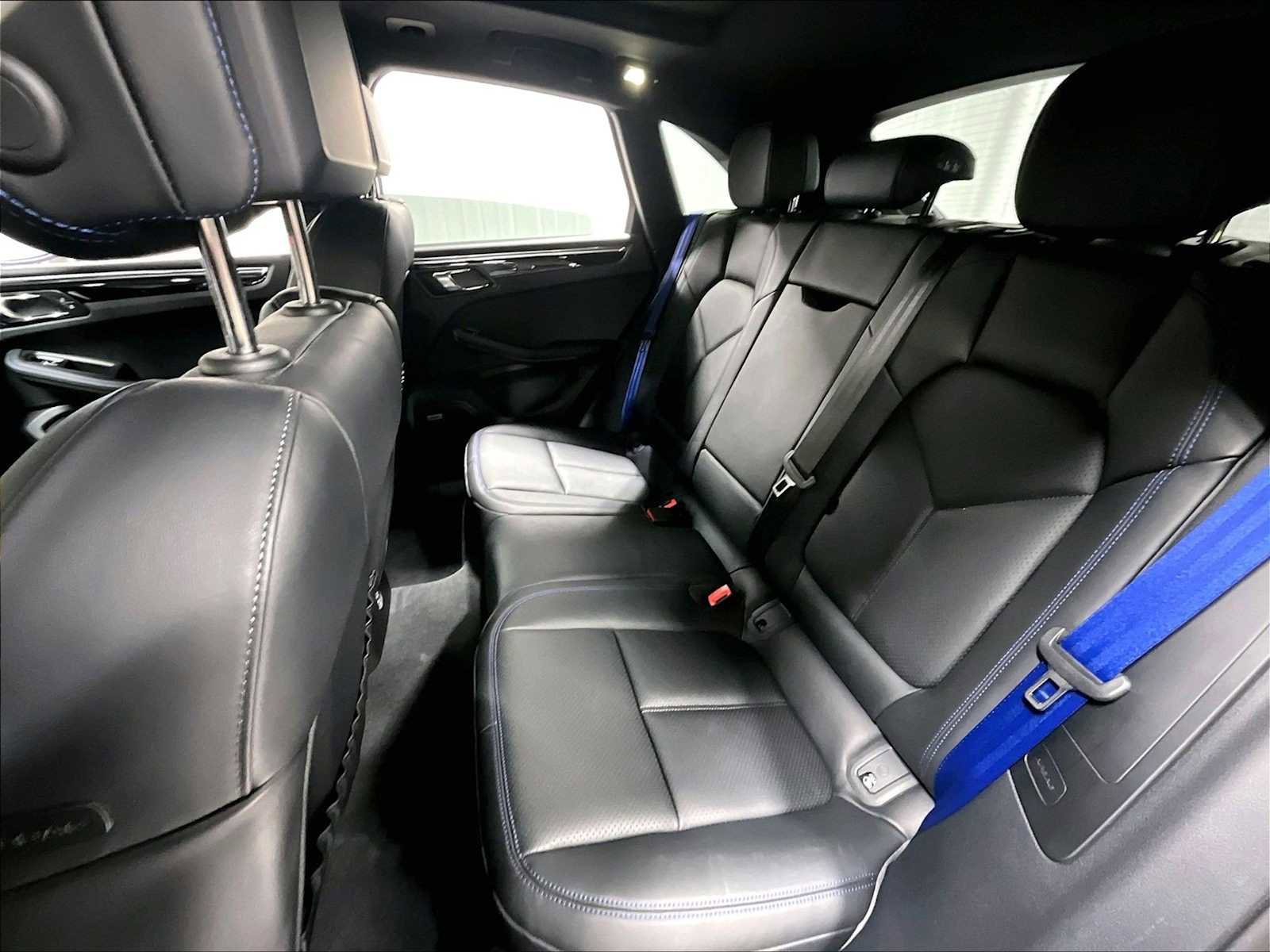 Used 2025 Porsche Macan image 31