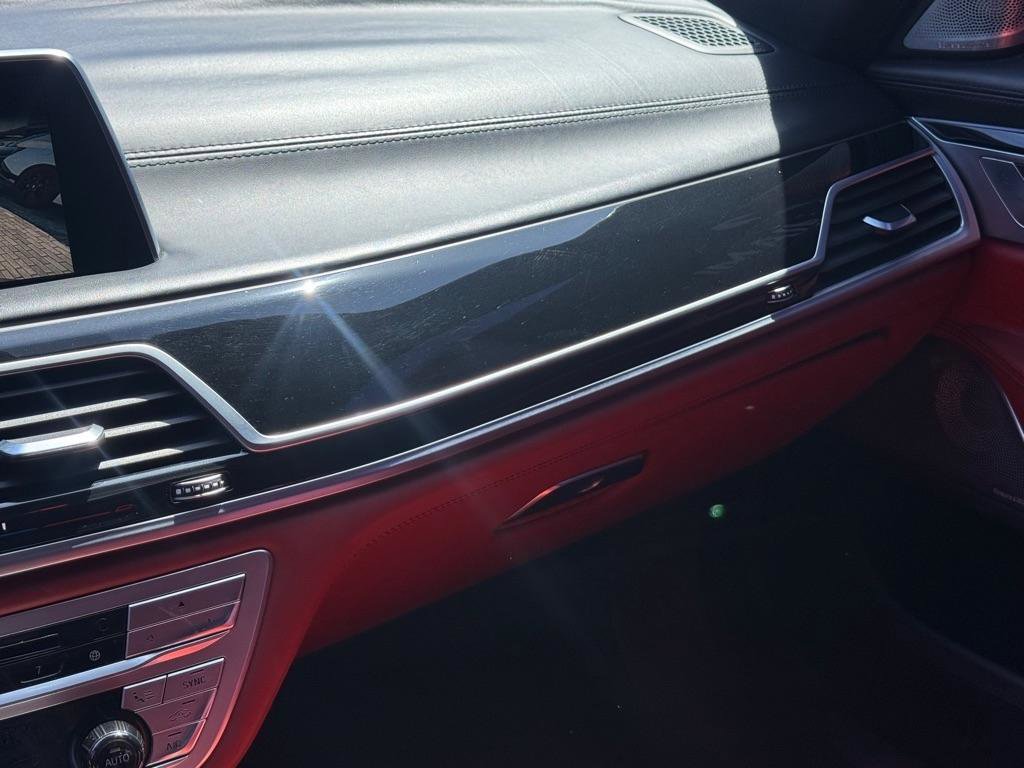 Used 2017 BMW 750i 750i Sedan image 21