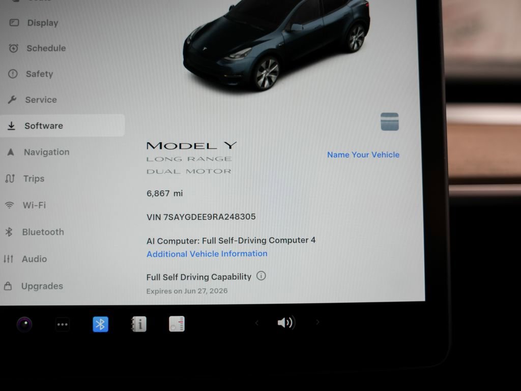 Used 2024 Tesla Model Y Long Range AWD/4WD image 12