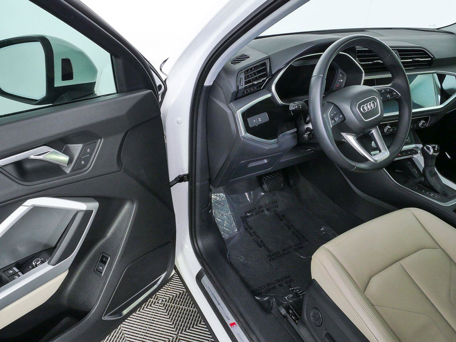 Used 2020 Audi Q3 2.0T Prestige AWD/4WD image 8