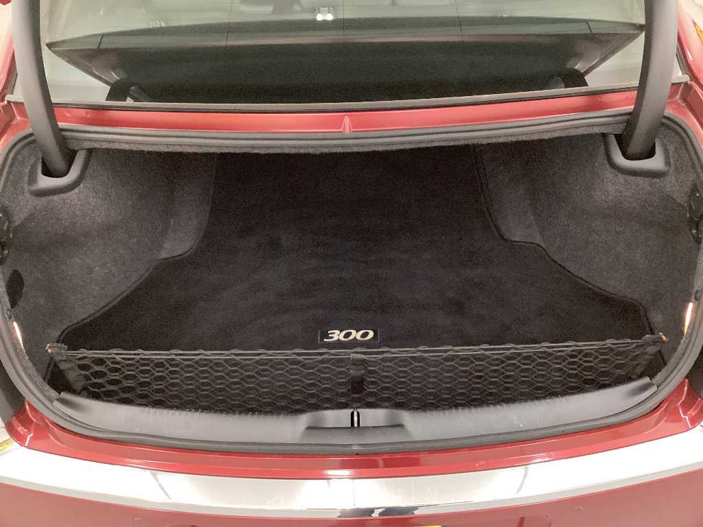 Used 2013 Chrysler 300 C w/ Light Group image 20