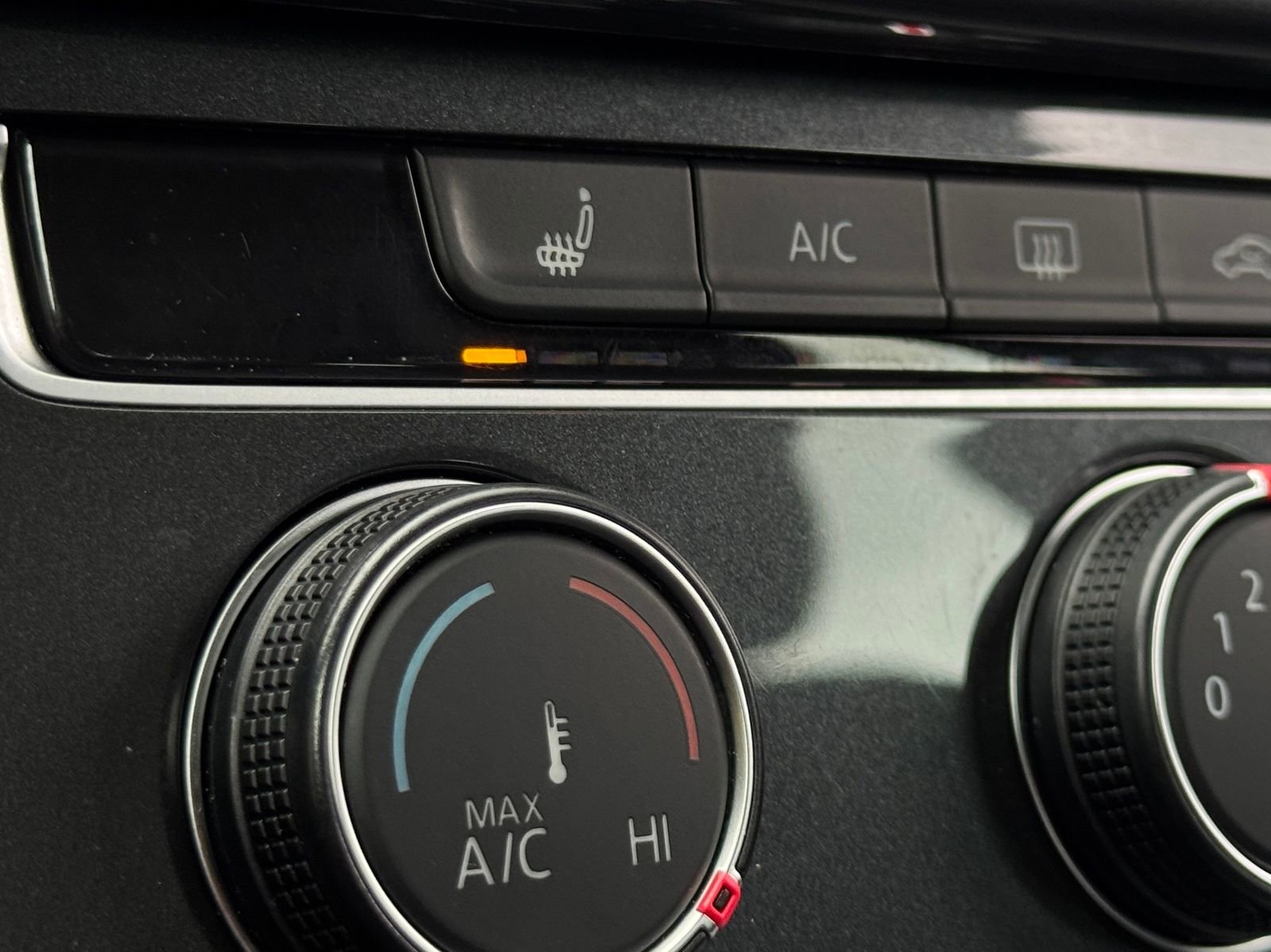 Used 2019 Volkswagen Golf Alltrack S image 34